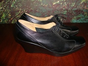 Продам женские новые  туфли демисезонные, ,  раз.37, черные.